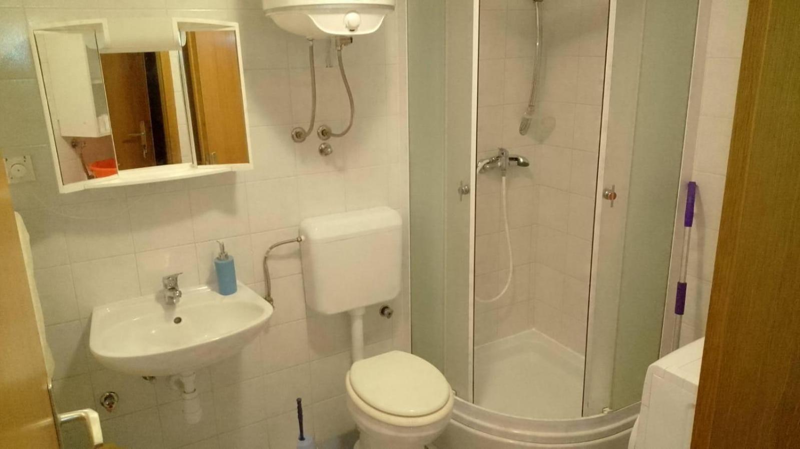 Apartmani Ledenko Kaštela 外观 照片