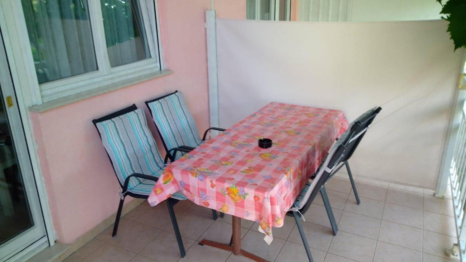 Apartmani Ledenko Kaštela 外观 照片