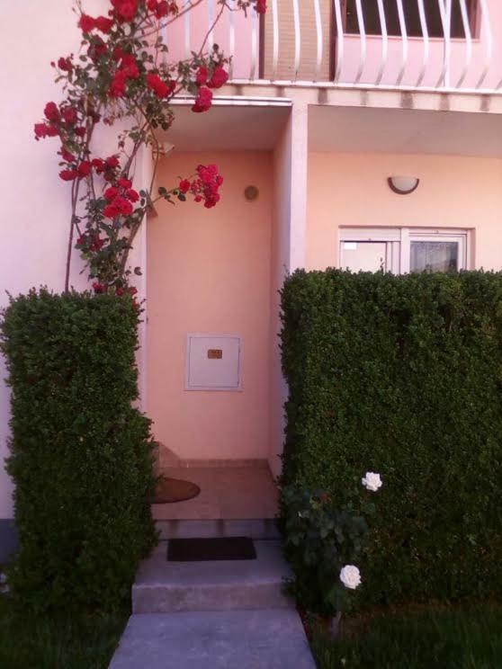 Apartmani Ledenko Kaštela 外观 照片